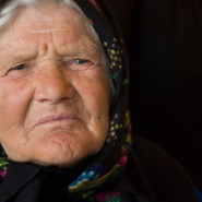 Idős csángó asszony - Klézse (Moldva)